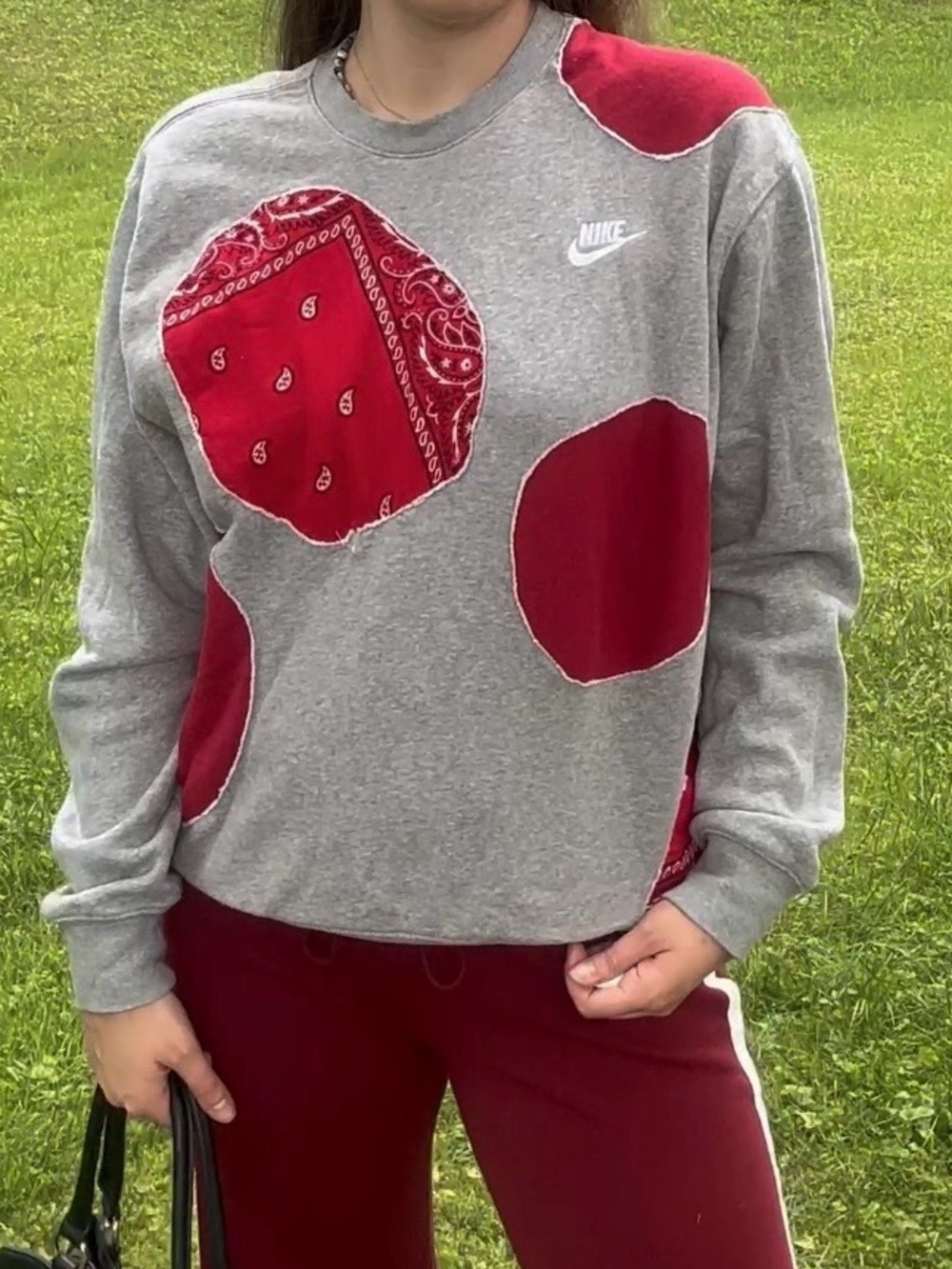 Women’s Medium NIKE Oversized Gray‎ Red Bandana Custom Crewneck Sweatshirt